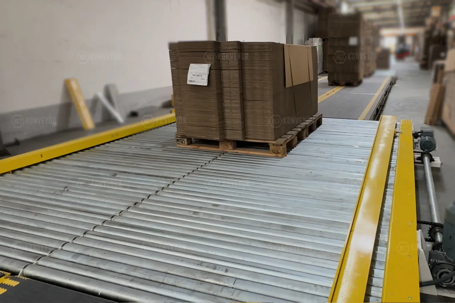 Pallet Centering Conveyor
